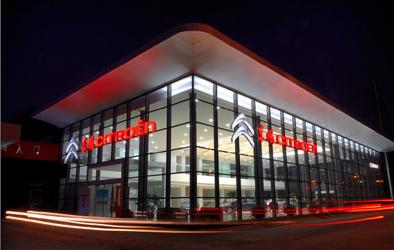 Steel Roof Truss Untuk Auto Trading Showroom Solusi Bangunan Bergaya Dan Kuat