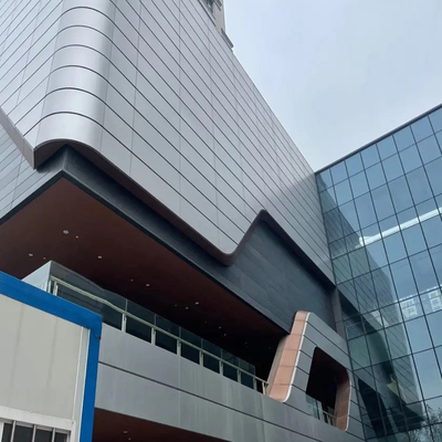 Q355B PU Portable Curtain Wall Aluminium Panel Wall 2.5mm Untuk Bangunan Luar Ruangan
