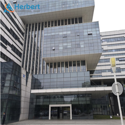 Q345 Aluminium Curtain Wall Stone 960mm 820mm Disesuaikan Untuk Struktur