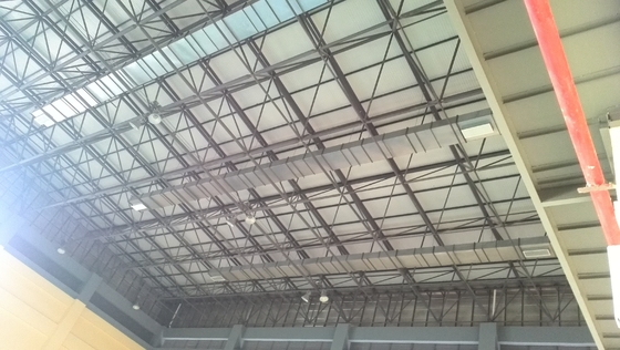 Atap baja untuk stadion Struktur yang kokoh dan ikonik untuk lingkungan penonton