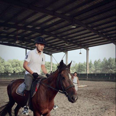 Gedung Struktur Baja Ringan untuk Arena Pacuan Kuda Dalam Ruangan